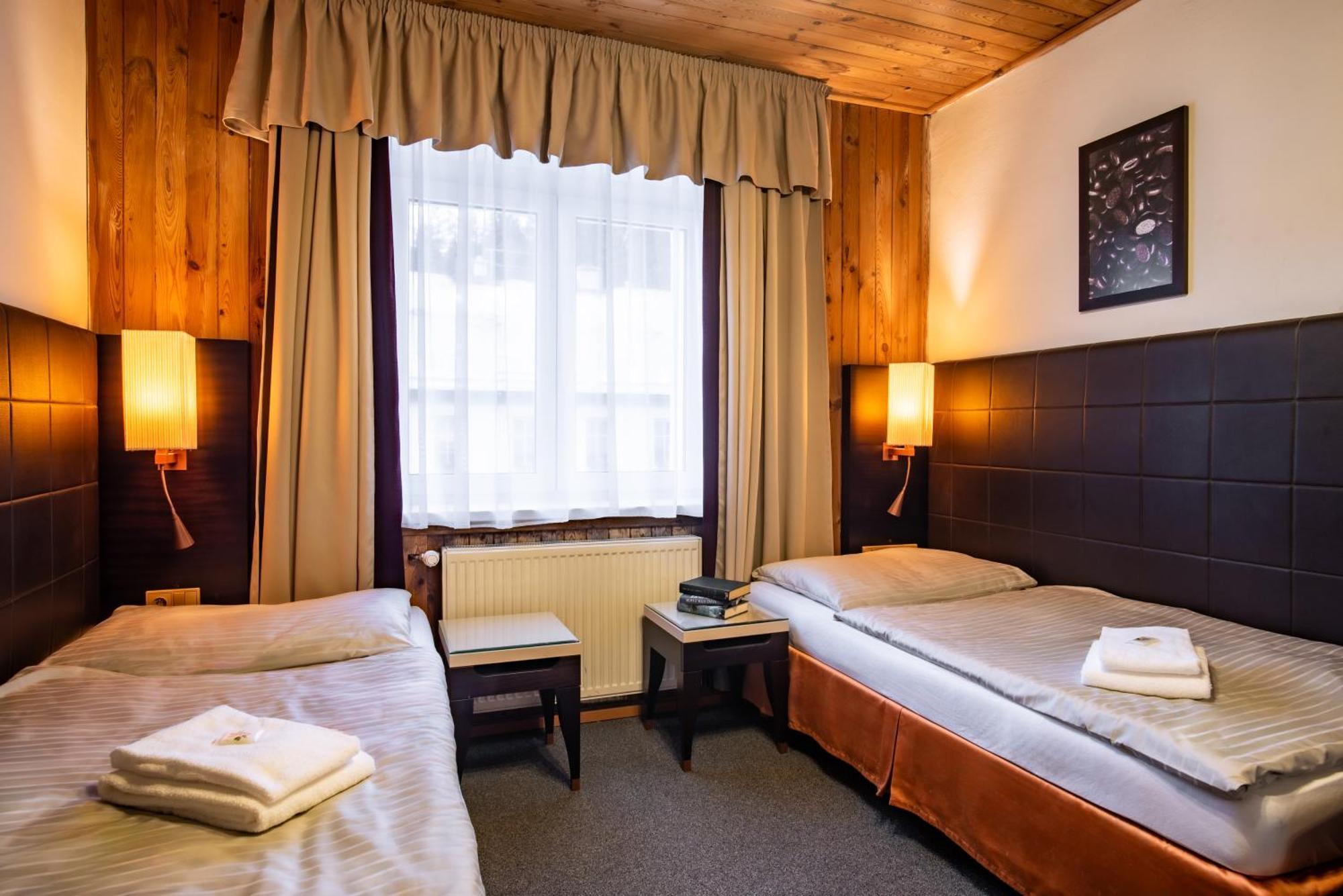 Hotel Schwarz Nove Hamry Exterior photo