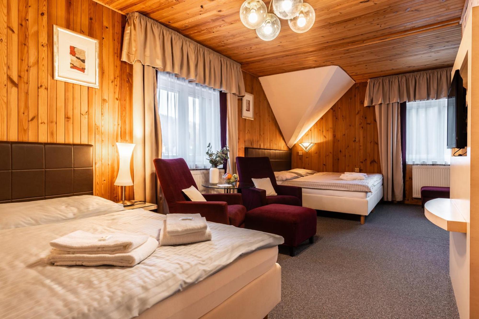 Hotel Schwarz Nove Hamry Exterior photo
